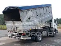 2004 Nissan 