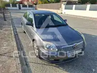 2004 Toyota Avensis