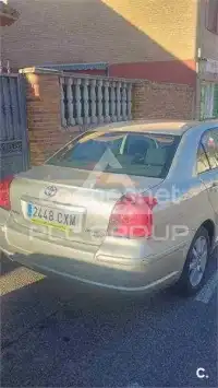 2004 Toyota Avensis