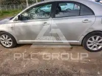2004 Toyota Avensis