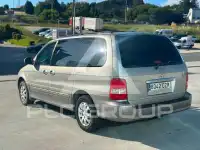 2004 KIA Carnival