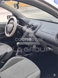 2004 Ford FIESTA