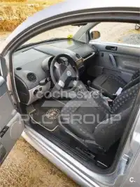 2004 Volkswagen BEETLE