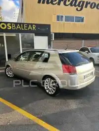2004 Opel Signum