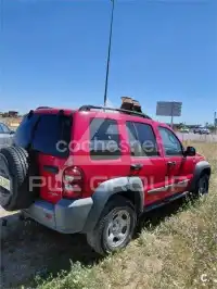 2005 Jeep CHEROKEE