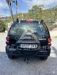 2005 Jeep CHEROKEE