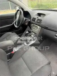 2005 Toyota Avensis