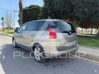 2010 Peugeot 5008