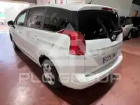 2010 Peugeot 5008