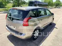 2010 Peugeot 5008
