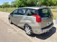 2010 Peugeot 5008