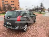 2010 Peugeot 5008