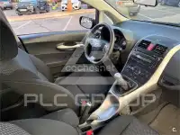 2011 Toyota AURIS