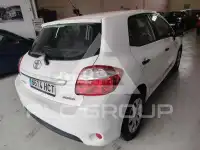 2011 Toyota AURIS