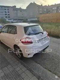 2011 Toyota AURIS