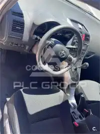 2011 Toyota AURIS