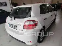 2011 Toyota AURIS