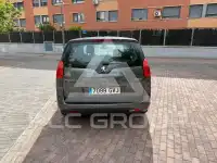 2011 Peugeot 5008