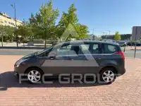 2011 Peugeot 5008