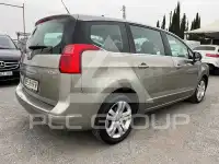2011 Peugeot 5008