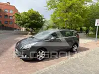 2011 Peugeot 5008