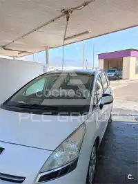 2011 Peugeot 5008