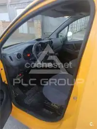 2011 Peugeot Partner