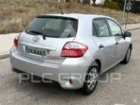 2012 Toyota AURIS