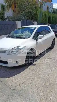 2012 Toyota AURIS