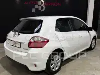 2012 Toyota AURIS