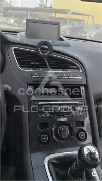 2012 Peugeot 5008