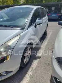 2012 Peugeot 5008