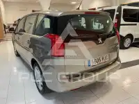 2012 Peugeot 5008