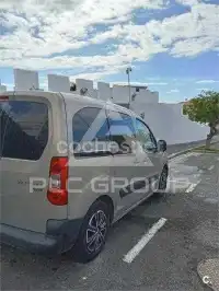 2012 Peugeot Partner