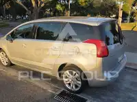 2013 Peugeot 5008