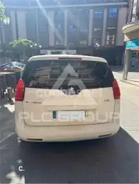 2013 Peugeot 5008