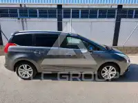 2013 Peugeot 5008