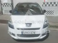 2013 Peugeot 5008