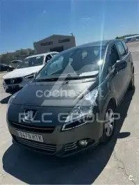 2013 Peugeot 5008