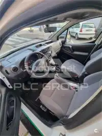 2013 Peugeot Partner