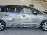 2014 Peugeot 5008