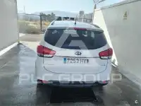 2014 KIA Carens