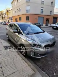 2014 KIA Carens