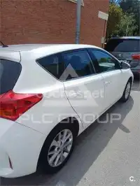 2015 Toyota AURIS