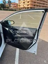 2015 Toyota AURIS