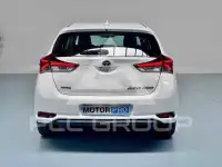 2015 Toyota AURIS