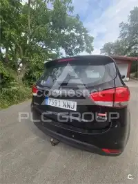 2015 KIA Carens