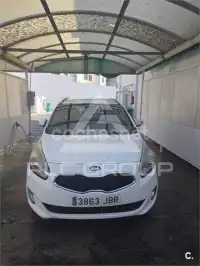 2015 KIA Carens