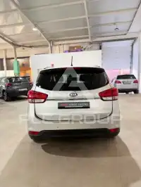 2015 KIA Carens