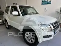 2016 Mitsubishi MONTERO